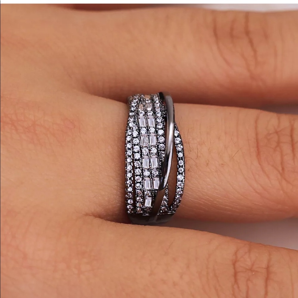 New Gorgeous White Sapphire Ring Size 6-10 - Picture 3 of 3